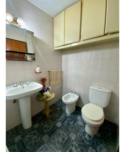 Latorre Prop. Vende Local C/ 2 Viviendas - Zona Hpc