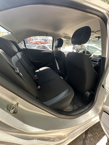 Chevrolet Onix plus 1.4 Black Edition