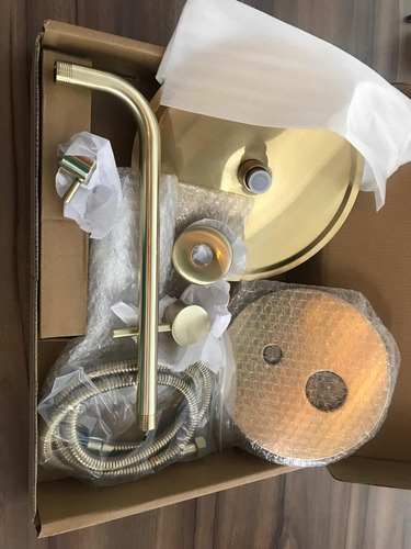Set Regadera Monomando Dorada Marca Kand Combo Sahara 25d