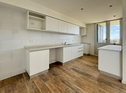 Departamento De 2 Dormitorios, 2 Cocheras, Con Terraza Exclusiva Y Amenities