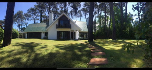 Imagen 1 de 23 de Espectacular Casa En Zona Privilegiada De Punta Del Este