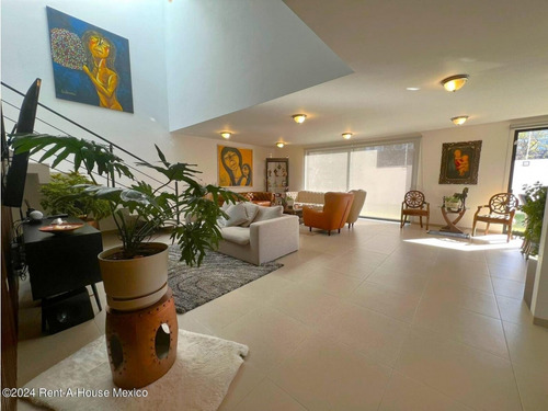 Zibatá Queretaro, Se Vende Casa Con 4 Recamaras Cada Uno Con Baño, Una En Planta Baja, Tiene Cuarto De Servicio Qh243673
