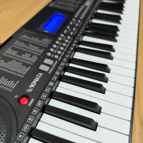 Teclado Musical Sensitivo 5/8 Sonata Sk8000 + Estante Q1x Preto