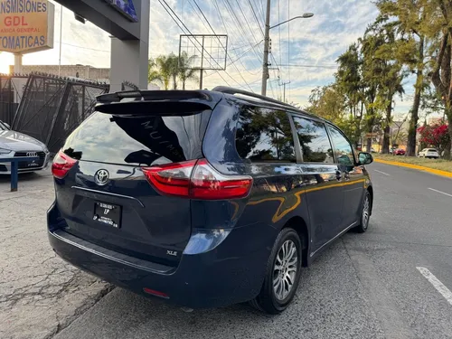 Toyota Sienna 3.5 Xle At