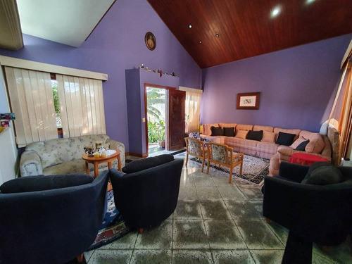 Imagem 4 de 24 de Casa De Dois Pavimentos Com Excelente Planta Em Num Dos Bairros Mais Tranquilos De Vitória - Es - So0002_imv