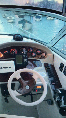 Rinker Fiesta Vee