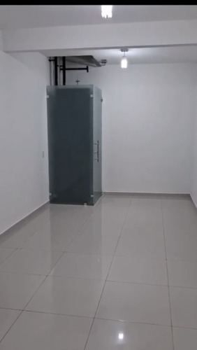 Imóvel,completo2quartos2 Banheiros Cozinha E Sala E Garagem