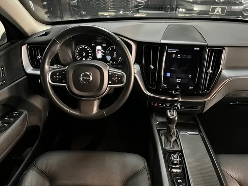 Volvo XC60 2.0 T5 Awd Momentum BLINDADA II