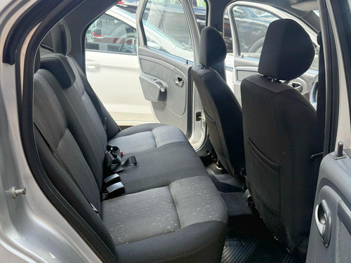 Renault Logan 1.6 EXPRESSION 16V FLEX 4P AUTOMÁTICO