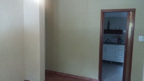 Imagen 8 de 18 de Depto T Casa Al Fte 3 Amb, Con Patio, Terraza Y Quincho