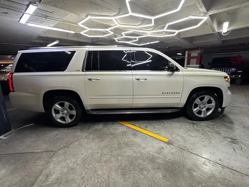 Chevrolet Suburban 5.3 Ltz V8 4wd 2da Cubo At
