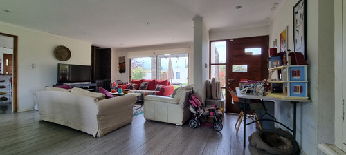 Se Vende Encantadora Y Amplia Casa En Limache