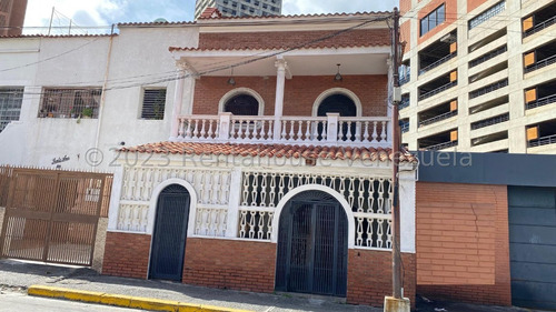 Casa En Venta Plaza Venezuela 29/04 Dr 