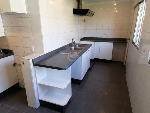Casa En Arriendo De 3 Dorm. Mas Servicios En Las Condes