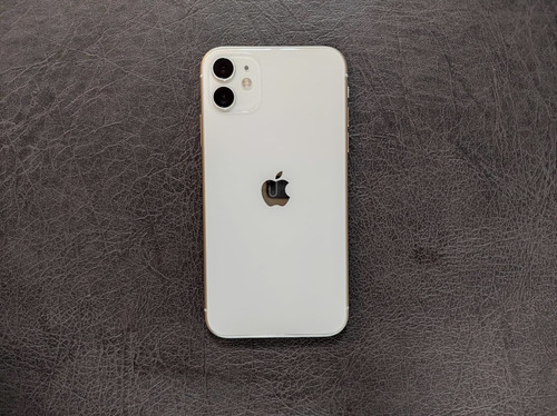 Apple iPhone 11 (64 Gb) - Blanco Con Carcasa Y Cargador