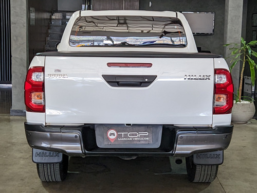 Toyota Hilux 2.8 D-4D TURBO DIESEL CHASSI 4X4 MANUAL