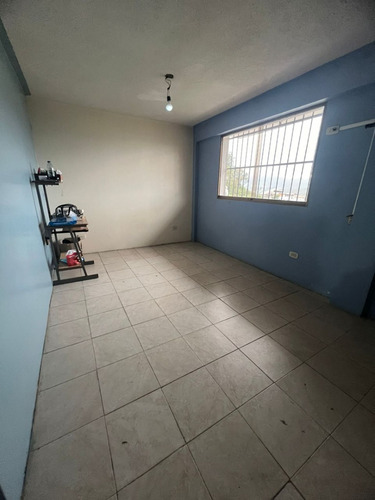Best House Vende Fabulosa Casa En La Vía Principal De Sant Omero Los Teques