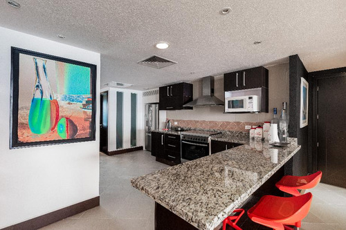 Departamento En Venta En Colonia Zona Hotelera Norte, Puerto Vallarta, Jalisco