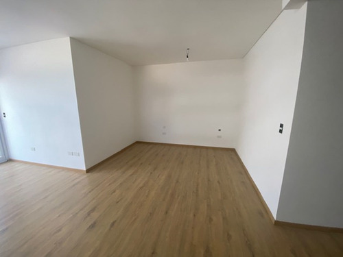 Imagen 9 de 19 de Departamento 2 Ambientes Venta Coghlan Coch. Op.