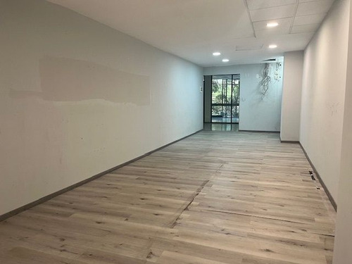 Oficina En Renta Frente A Antara