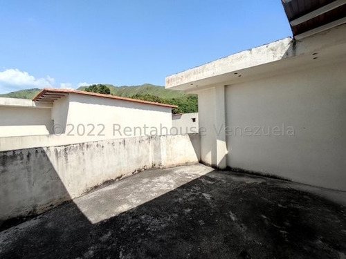 Imagen 20 de 30 de Townhouse En Venta Con Financiamiento, Barrio Sucre. Las Delicias Maracay 23-7799 Hc