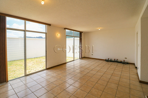 Imagen 3 de 13 de En Venta Casa De 2 Niveles En Villas De Choacorral, San Lucas Sacatepequez