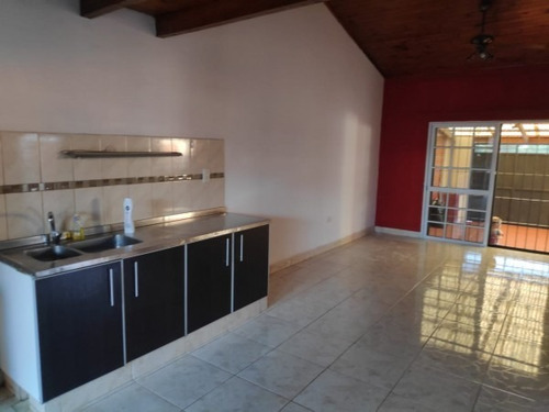 Imagen 8 de 15 de Casa En Venta 2 Dorm B° Giovinazo