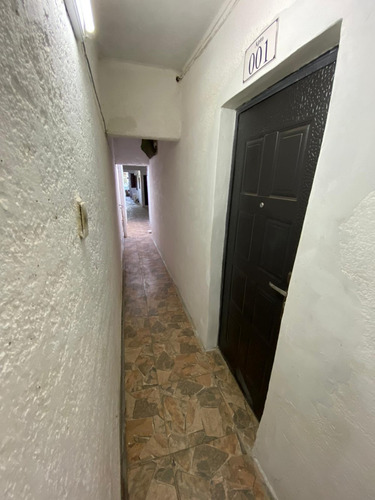 Alquiler Apartamento Tipo Casa En Unión. 1 Dormitorio. Patio