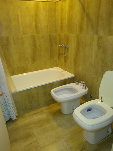 Imagen 9 de 11 de Casa - La Lucila-vias/libert. 3 Dormitorios, Jardin Con Pileta, Dependencia