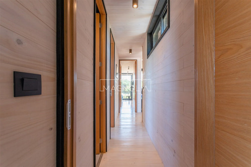 Casa En Venta De 3 Dorm. En Pichilemu