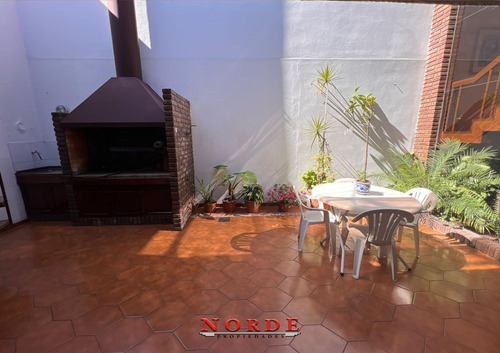 Venta Casa 5 Ambientes Barrio Naon Mataderos