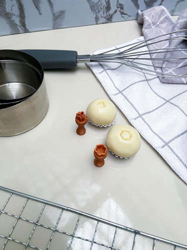 Imagem 2 de 10 de Kit 2 Carimbos Para Brigadeiro Borboleta E Flor Docinho