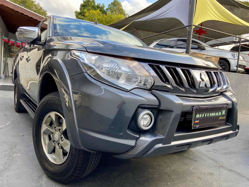 Imagem 11 de 12 de Mitsubishi L200 2.4 Triton Sport Hpe Cab. Dupla 4x4 Aut. 4p