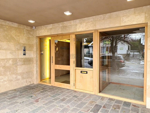 Departamento En Venta Ubicado En Centro De Bariloche, Bariloche
