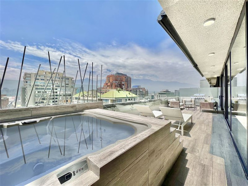 Amoblado: Penthouse Dúplex Con Hot Tub Y Spa