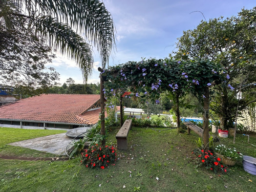 Chácara Com 2 Casas Com Lago Antes Do Centro De Ibiúna - Código 2112 - R$ 640 Mil