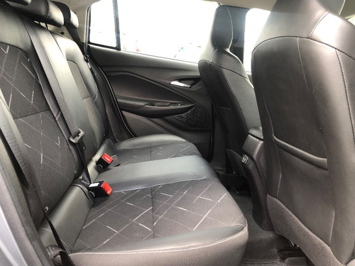 Imagem 8 de 10 de Chevrolet Onix Hatch Prem. 1.0 12v Tb Flex 5p Aut.