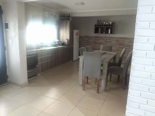 Imagen 2 de 11 de Departamento De Pasillo En Alberdi