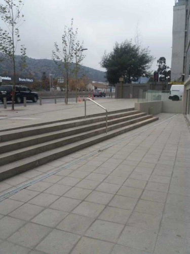 Avenida Las Condes 10465 - Oficina 4