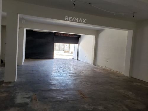 Local Con Apartamento En Calle Arismendi, Ciudad De Juan Griego, Isla De Margarita