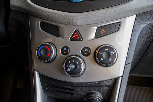 Imagen 9 de 18 de Chevrolet Tracker 2015 1.8 Ltz Fwd Mt 140cv Pfa