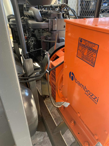 Imagem 7 de 10 de Gerador Eletrico Bambozzi 50kva Motor Mwm 4cc Revisado