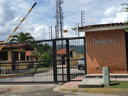 Imagen 1 de 14 de Townhouse En Venta Res Las Trianitas 175mts Alexandra Ramírez 04147041922