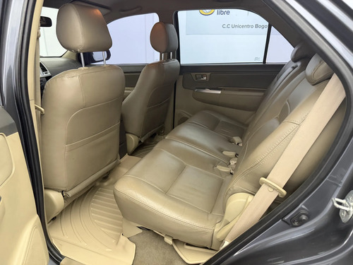 Toyota Fortuner 2.7L 4X4 At