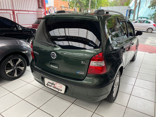 Imagem 2 de 5 de Nissan Livina Sl