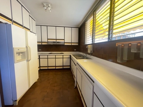 Imagen 7 de 16 de Se Vende Casa 404m2 4h+s/3b+s/2p/ Los Palos Grandes 1218