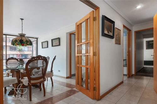 Amplio, Vista Despejada, 3 Dorm, 3 Baños, Servicios, Salita