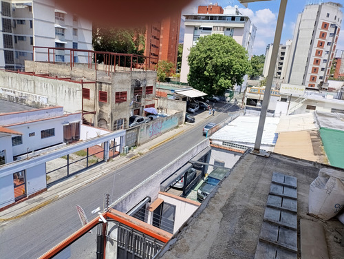 Se Alquila Edificio Comercial De 660 M2 En Santa Eduvigis