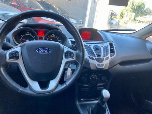 Ford Fiesta Kinetic Design 1.6 5p Titanium 2013