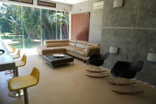 Casa En Urb Guataparo, Conjunto Residencial Villas Laguna Club, Valencia. L.m
